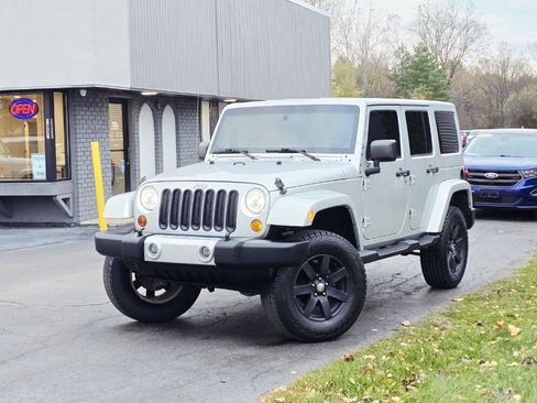 Used 2011 Jeep Wrangler Unlimited 70th Anniversary w/ Connectivity Group image 2