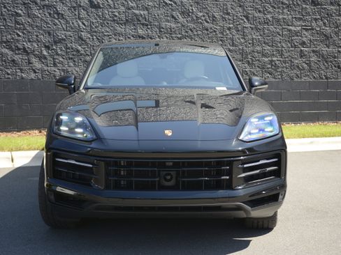 Certified 2024 Porsche Cayenne GTS AWD/4WD image 10