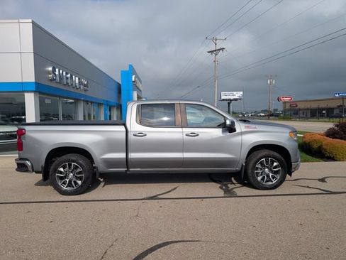 Used 2023 Chevrolet Silverado 1500 LT AWD/4WD image 2