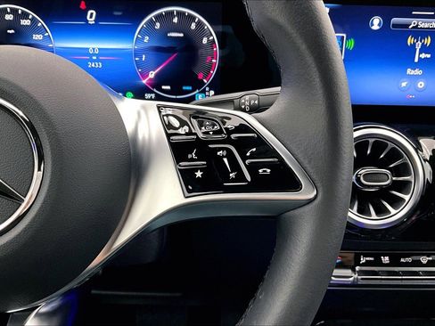 Used 2026 Mercedes-Benz GLA 250 image 22