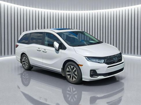 Certified 2026 Honda Odyssey EX-L image 2