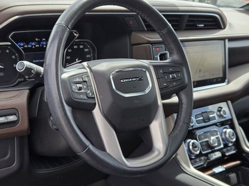 Used 2021 GMC Yukon Denali w/ Denali Premium Package AWD/4WD image 6