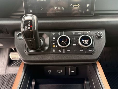 Used 2020 Land Rover Defender 110 X image 21