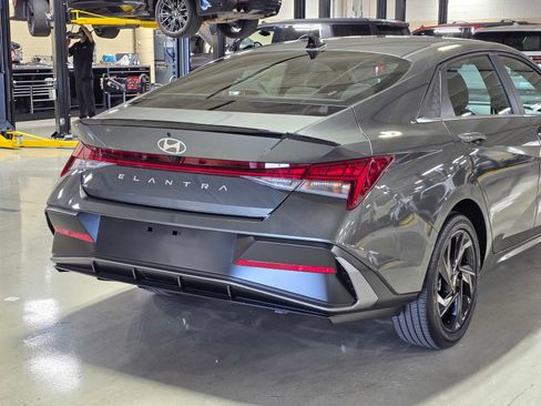 New 2026 Hyundai Elantra SEL Sport Premium FWD image 11