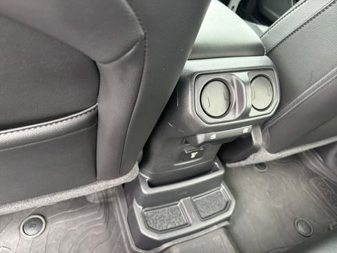 Used 2023 Jeep Wrangler Sahara w/ Cold Weather Group image 13