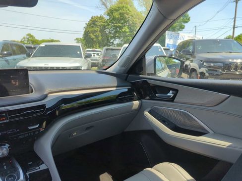 Used 2023 Acura MDX SH-AWD w/ Advance Package image 30