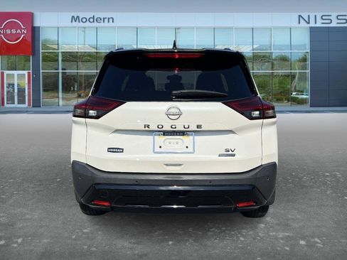 Certified 2023 Nissan Rogue SV w/ SV Premium B Package FWD image 6