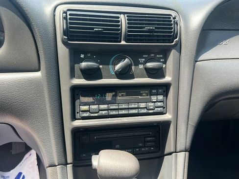 Used 1999 Ford Mustang Convertible RWD image 13