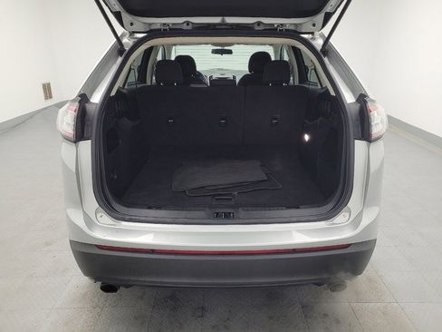 Used 2018 Ford Edge SE image 29
