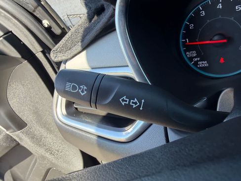 Used 2019 Chevrolet Equinox LS FWD image 21