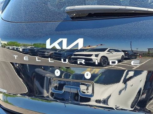 Used 2024 Kia Telluride SX FWD image 31