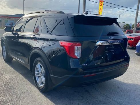 Used 2020 Ford Explorer XLT image 6