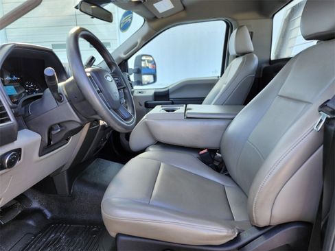 Used 2020 Ford F550 4x4 Regular Cab Super Duty image 11
