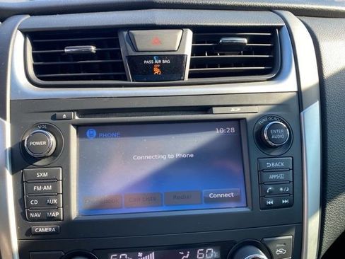 Used 2016 Nissan Altima 2.5 SL w/ 2.5 Technology Package FWD image 18