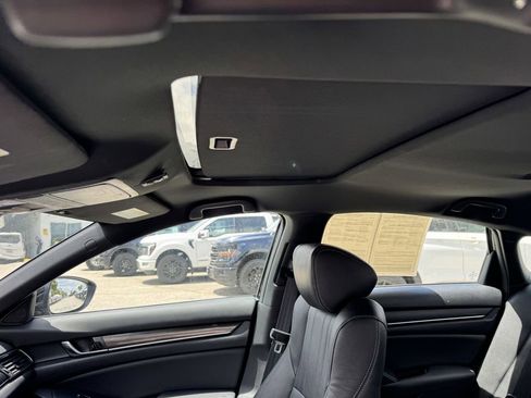 Used 2022 Honda Accord Sport image 16