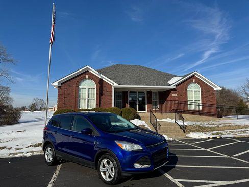 Used 2015 Ford Escape SE image 12