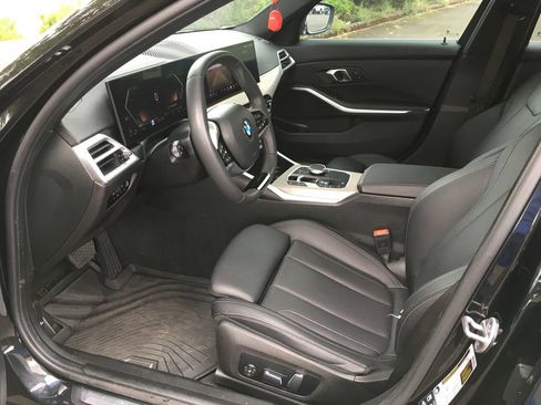 Used 2025 BMW 330i xDrive Sedan AWD/4WD image 20