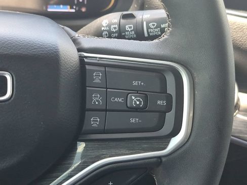 Used 2022 Jeep Wagoneer Series II RWD image 27