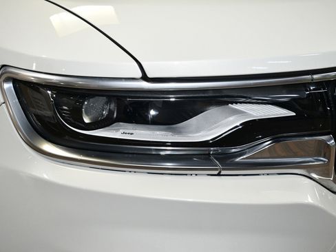 Used 2022 Jeep Wagoneer Series III w/ Premium Group I image 58