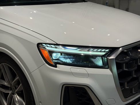 Used 2025 Audi SQ7 Prestige image 9