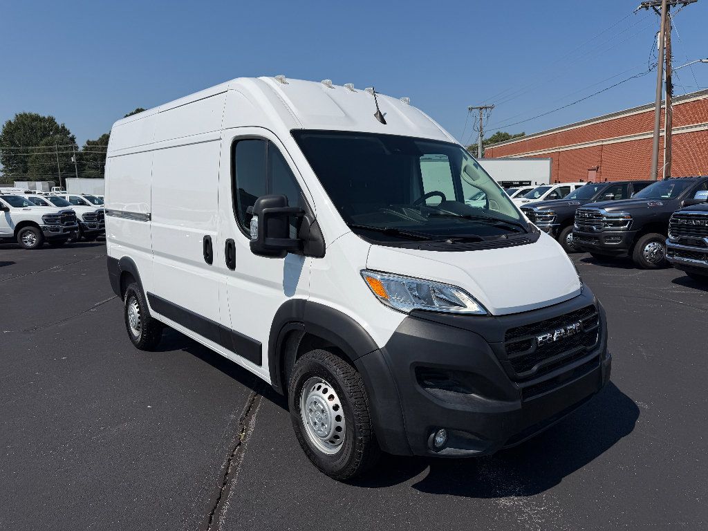 Used 2025 RAM ProMaster 2500 w/ Convenience Group FWD image 1