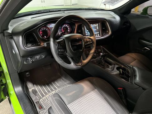 Used 2017 Dodge Challenger R/T w/ Blacktop Package RWD image 10