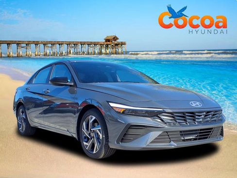 Certified 2025 Hyundai Elantra Sport image 1