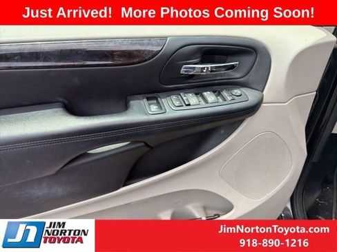 Used 2012 Dodge Grand Caravan SXT FWD image 10