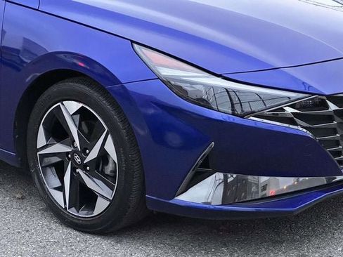 Used 2023 Hyundai Elantra Limited image 12