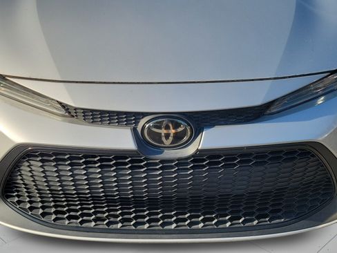 Used 2022 Toyota Corolla LE FWD image 11