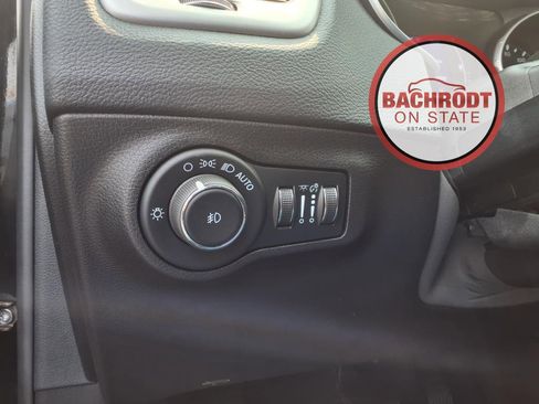 Used 2021 Jeep Compass Latitude image 16