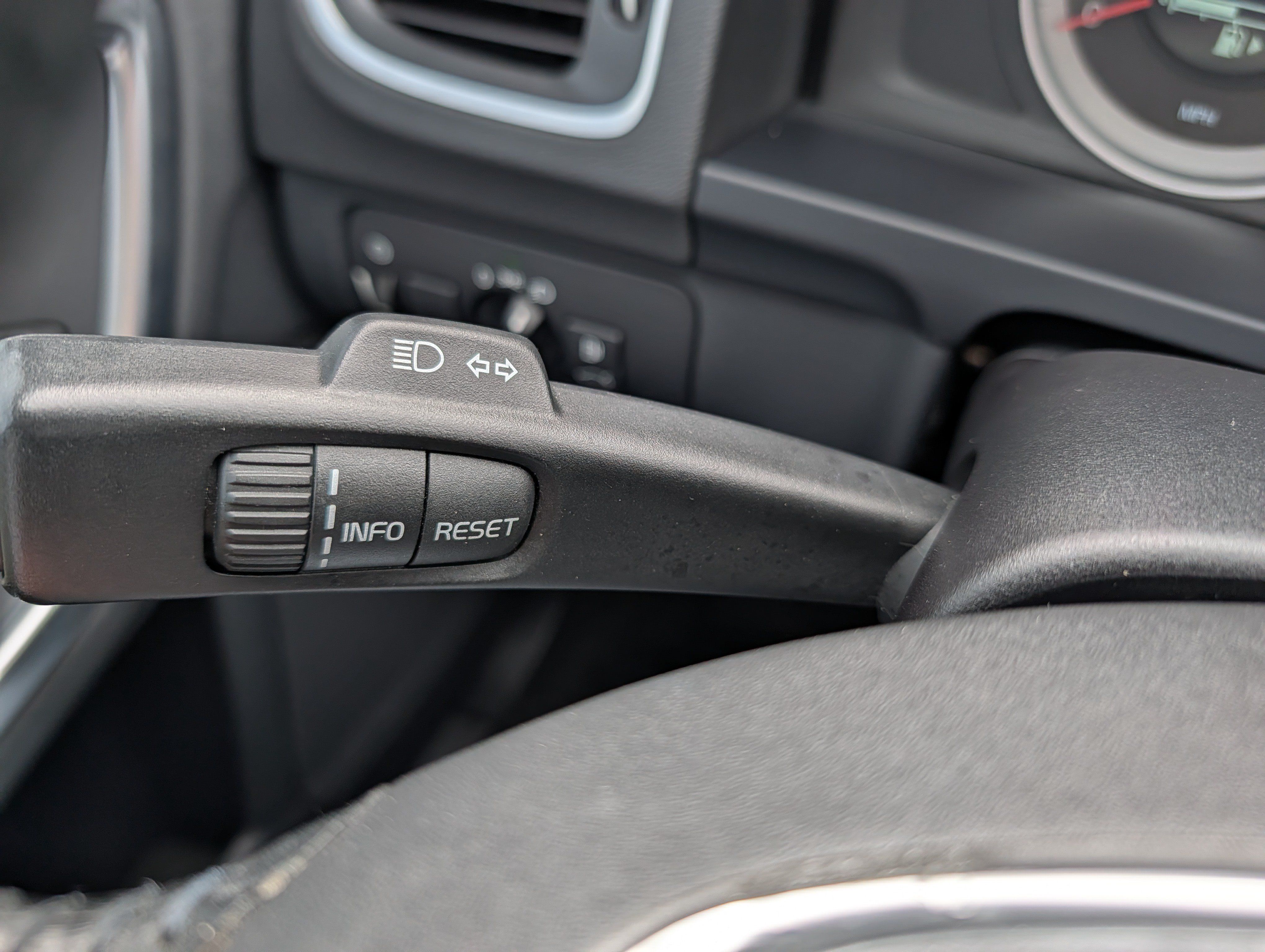 Used 2012 Volvo S60 T5 w/ Climate Pkg FWD image 29