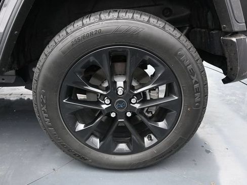 Used 2025 Jeep Wrangler Unlimited Sahara w/ Safety Group AWD/4WD image 11