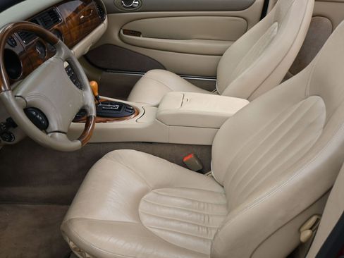 Used 1998 Jaguar XK8 Convertible image 5
