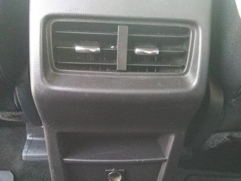 Used 2015 Ford Edge SEL image 11