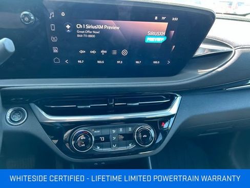 Certified 2024 Buick Envista Sport Touring w/ Convenience I Package FWD image 3