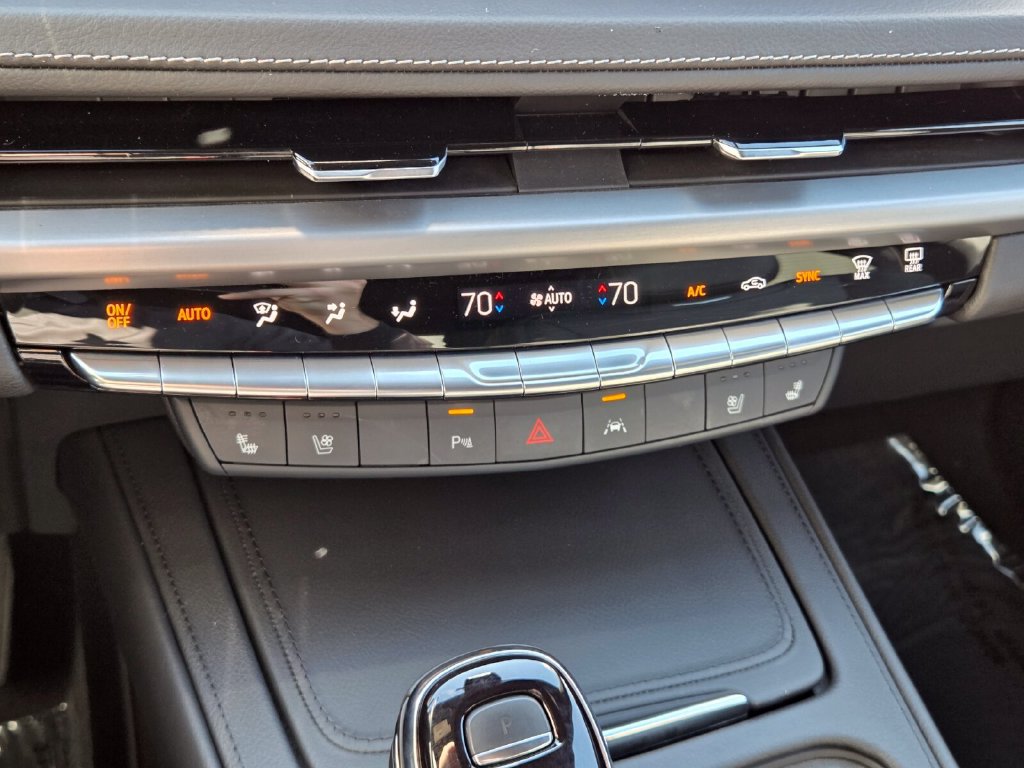 Used 2024 Cadillac XT4 Premium Luxury AWD/4WD image 28