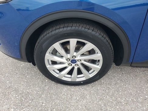 Used 2022 Ford Escape Titanium w/ Titanium Elite Package image 17