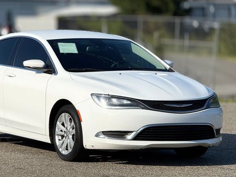 Used 2016 Chrysler 200 Limited w/ Convenience Group FWD image 15