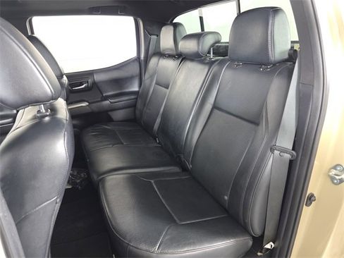 Used 2018 Toyota Tacoma Limited image 21