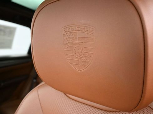 Certified 2022 Porsche Cayenne Turbo S AWD/4WD image 10