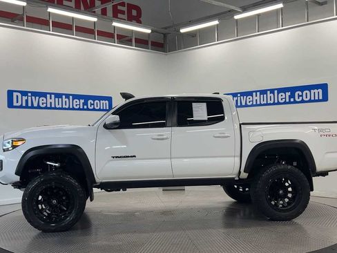 Used 2022 Toyota Tacoma TRD Pro AWD/4WD image 5
