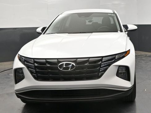 Used 2024 Hyundai Tucson SE AWD/4WD image 3