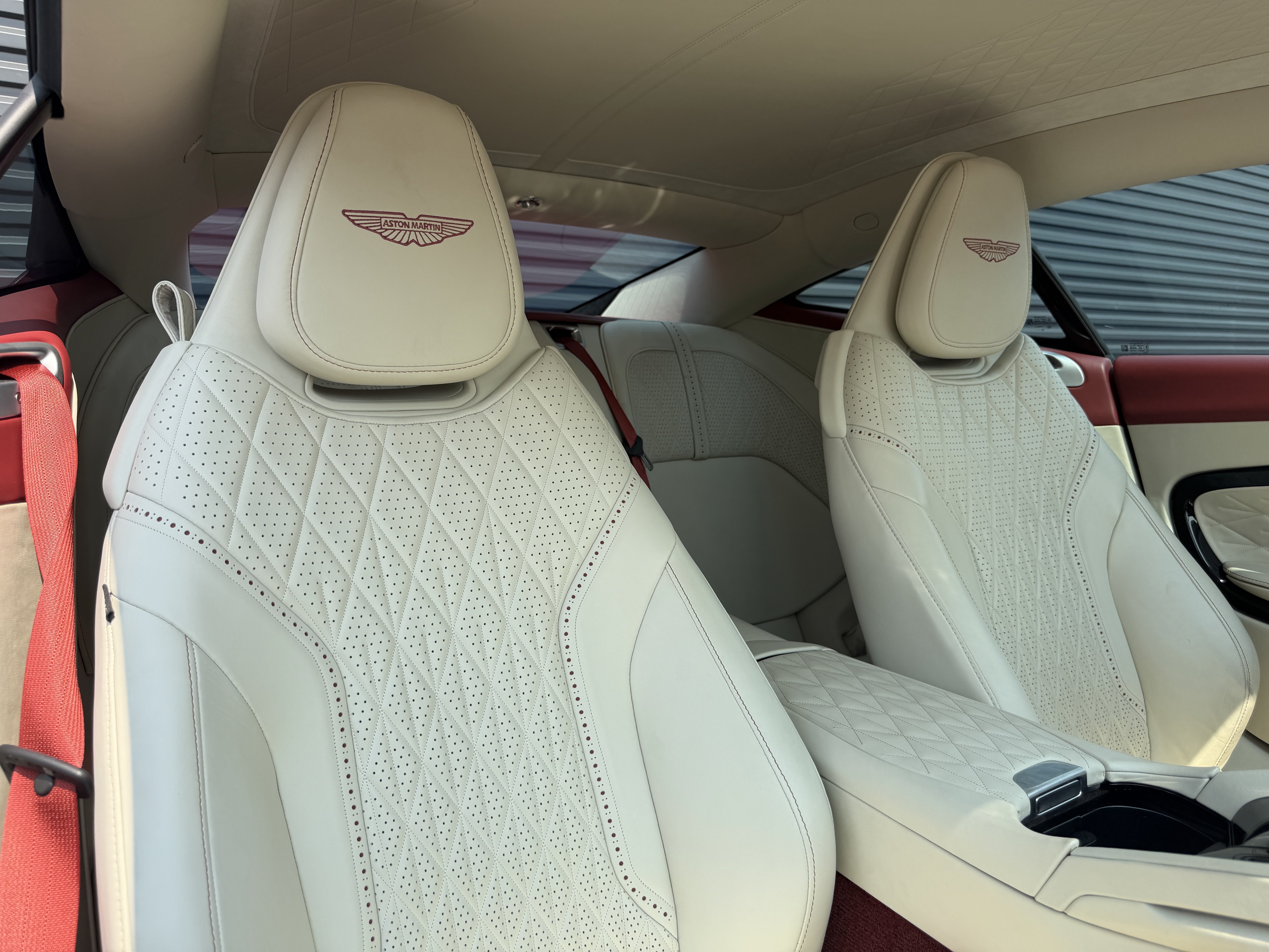 Used 2024 Aston Martin DB12 Coupe RWD image 17