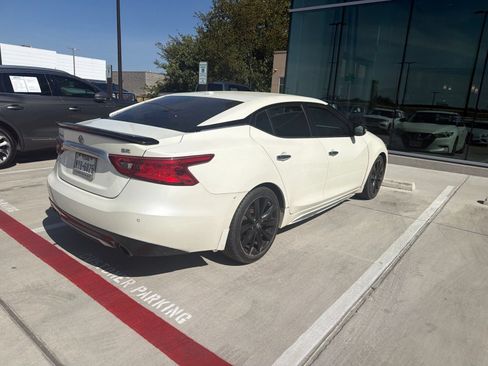 Used 2017 Nissan Maxima SR w/ Midnight Edition FWD image 5