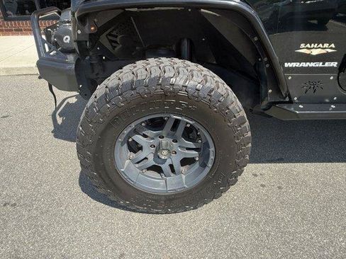Used 2012 Jeep Wrangler Sahara w/ Connectivity Group AWD/4WD image 12