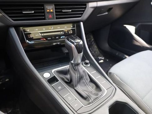 New 2026 Volkswagen Jetta SE FWD image 14