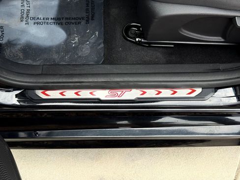 Used 2016 Ford Focus ST FWD image 15