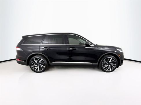 Used 2025 Lincoln Aviator Reserve w/ Equipment Group 201A AWD/4WD image 11
