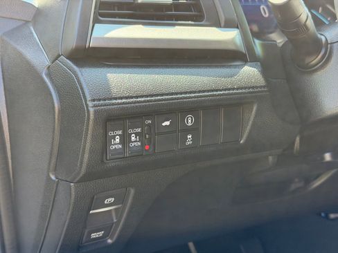 Used 2024 Honda Odyssey EX-L image 18